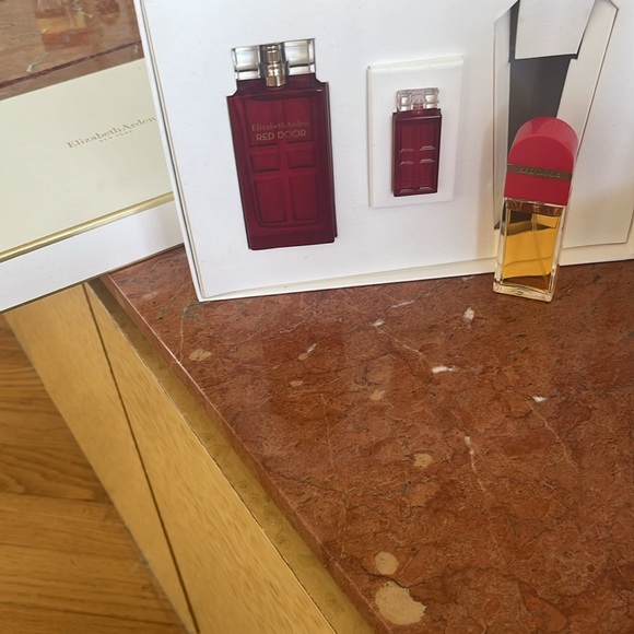 Elizabeth Arden Red door Gold Fragrance Collection
